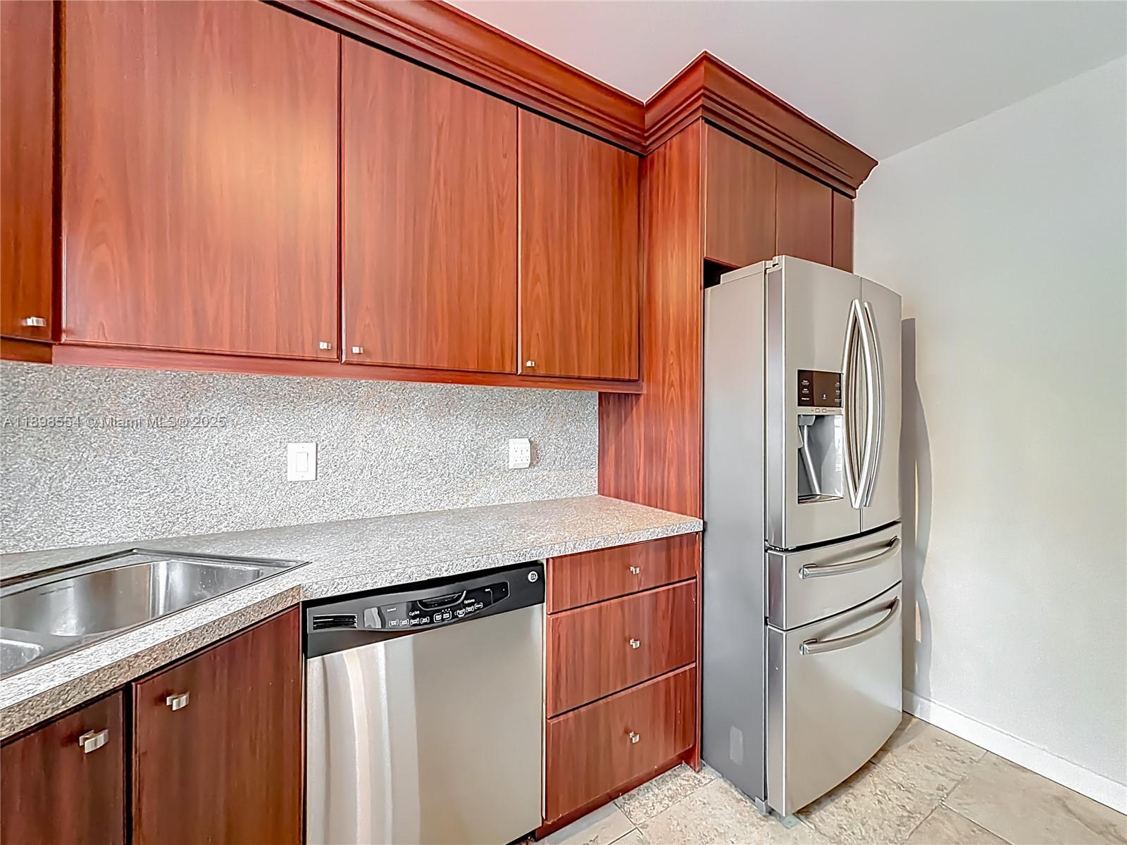 COUNTRY ISLES PHASE II - Residential