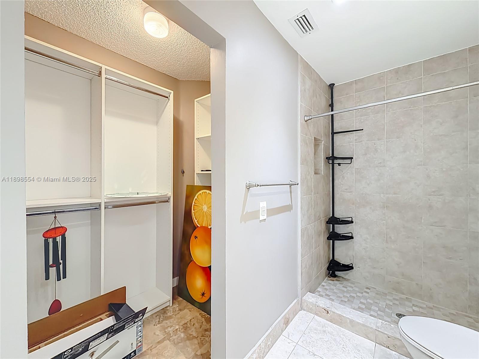 COUNTRY ISLES PHASE II - Residential