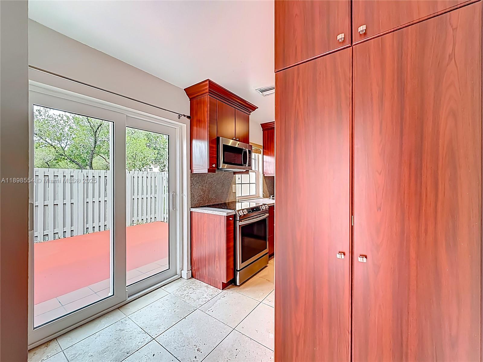 COUNTRY ISLES PHASE II - Residential