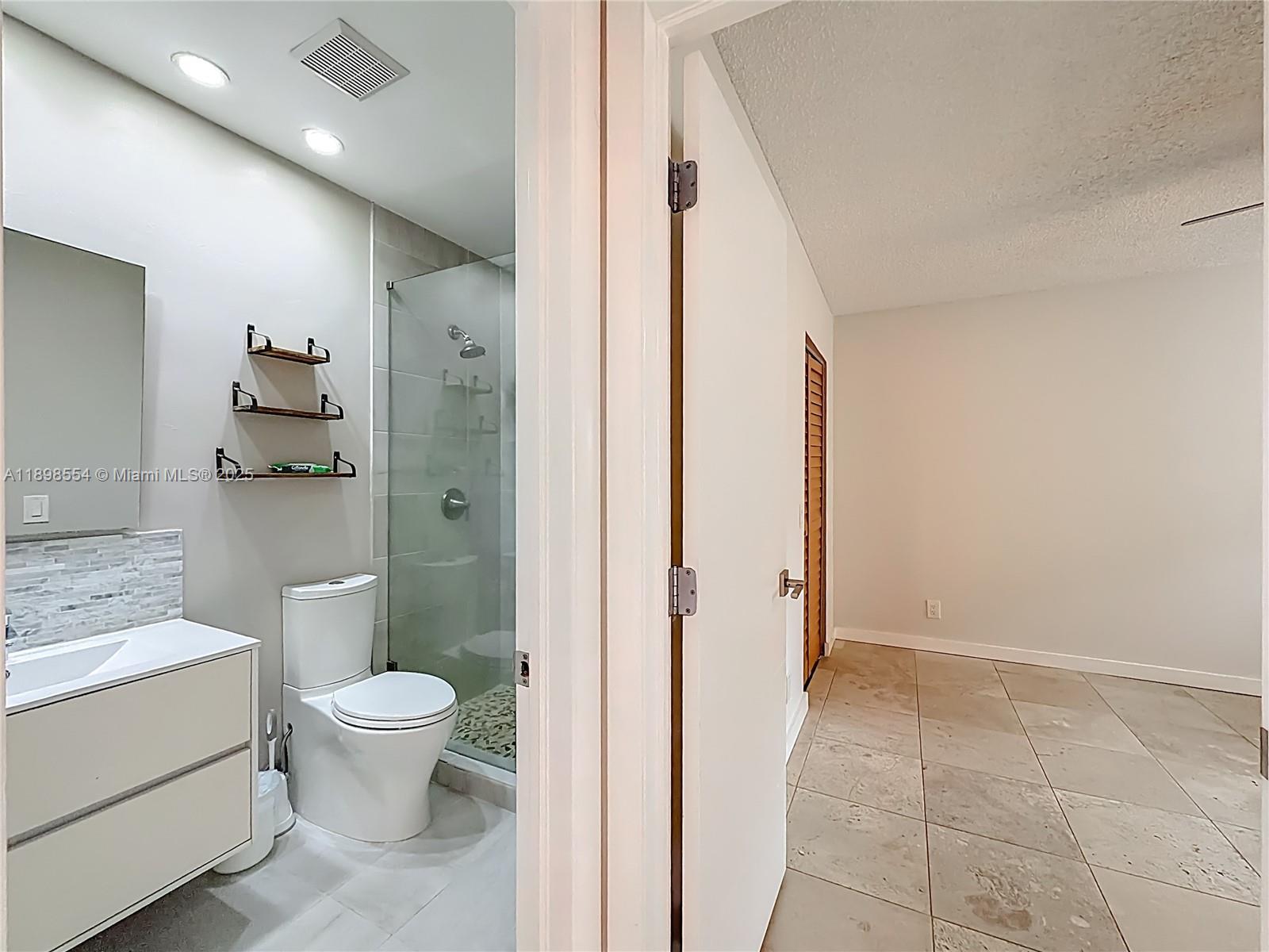 COUNTRY ISLES PHASE II - Residential