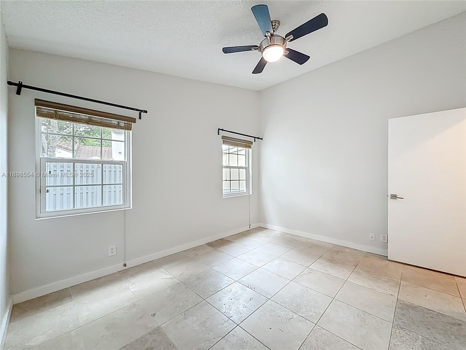 COUNTRY ISLES PHASE II - Residential