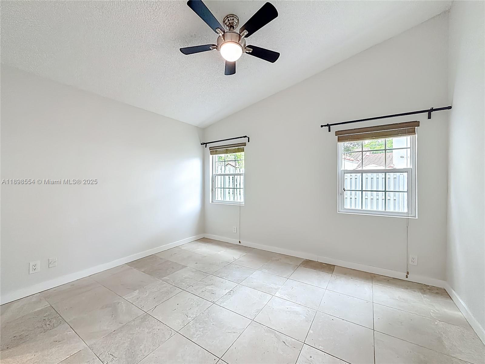 COUNTRY ISLES PHASE II - Residential