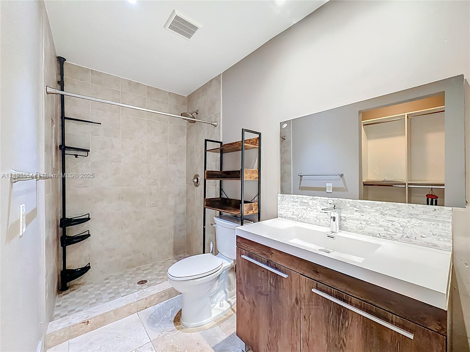 COUNTRY ISLES PHASE II - Residential