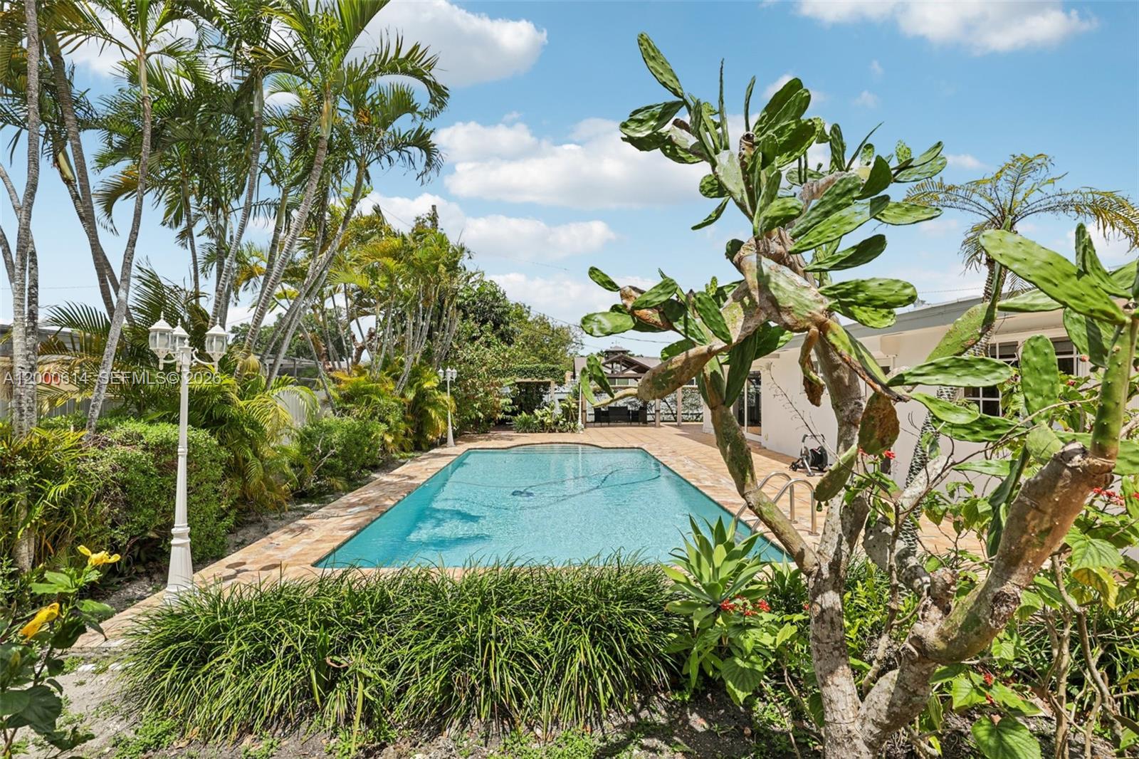 CORAL PARK ESTATES SEC 1 - Residential