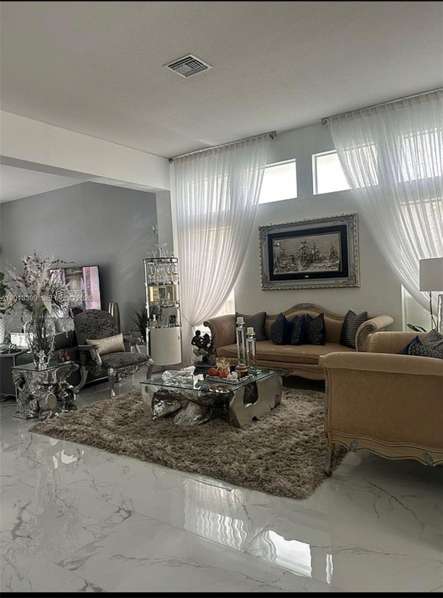 RESERVE AT HUNTINGTON 174 - Residential