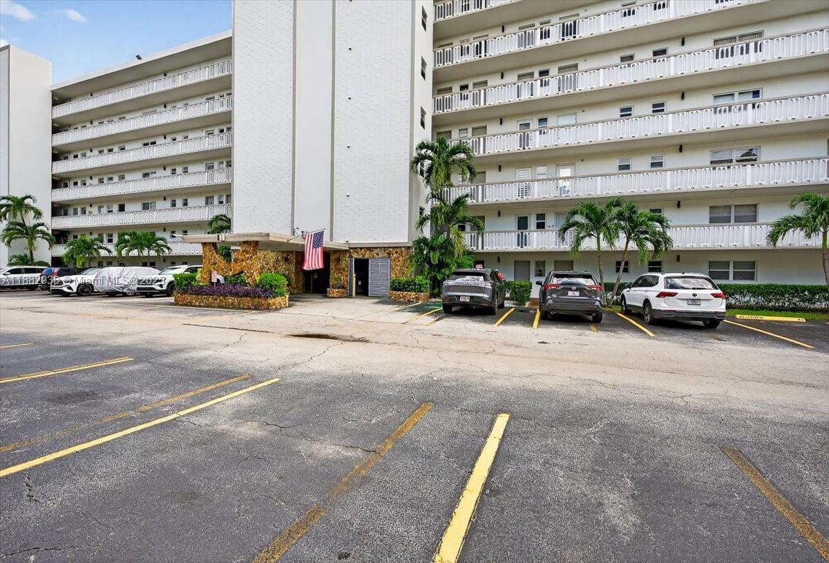 MEADOWBROOK CONDO APTS BL - Residential