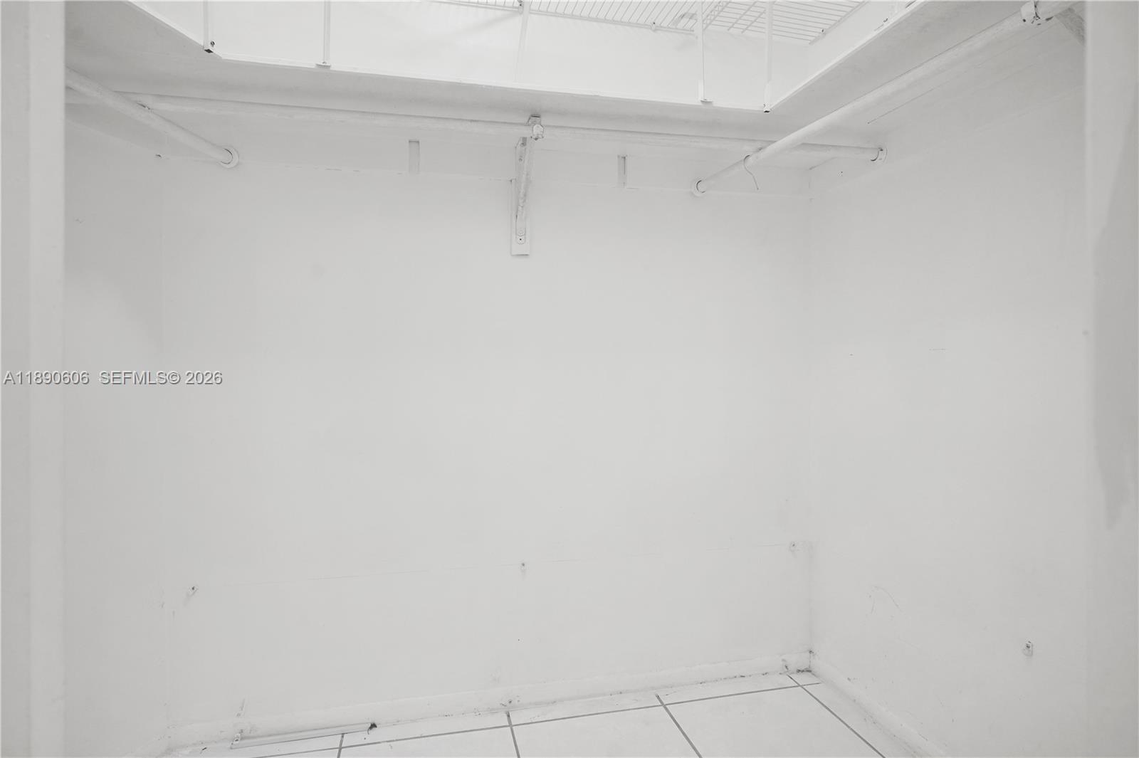 THE CARRIAGE HOUSE CONDO - Residential