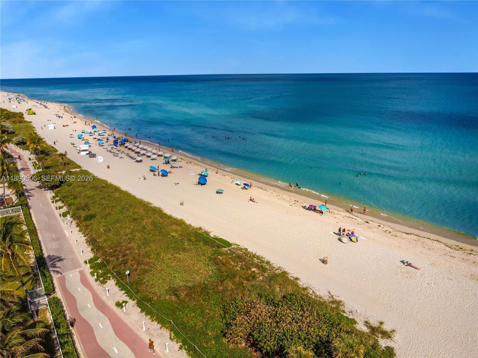 THE CARRIAGE HOUSE CONDO - Residential