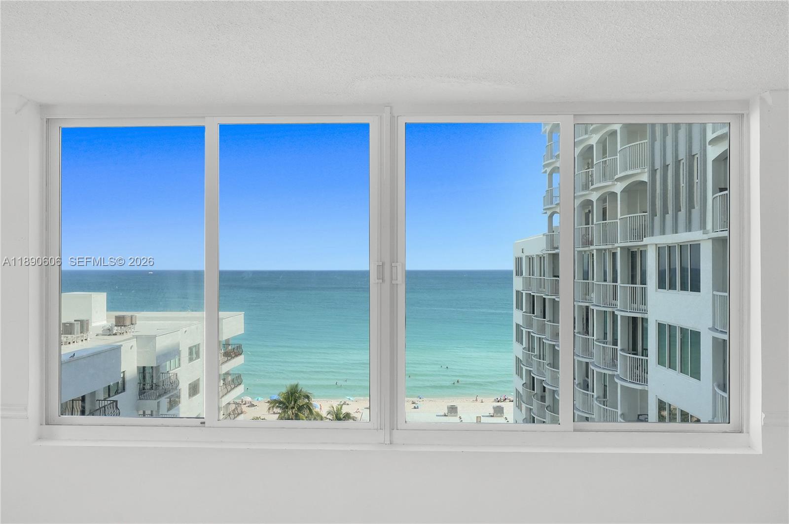 THE CARRIAGE HOUSE CONDO - Residential