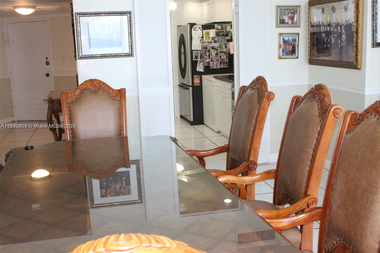 THE CARRIAGE HOUSE CONDO - Residential