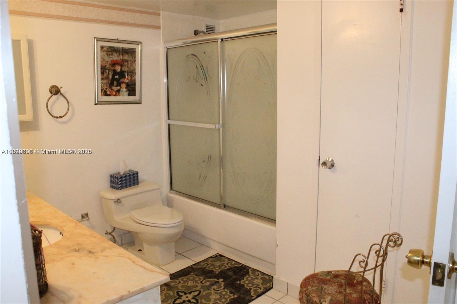 THE CARRIAGE HOUSE CONDO - Residential
