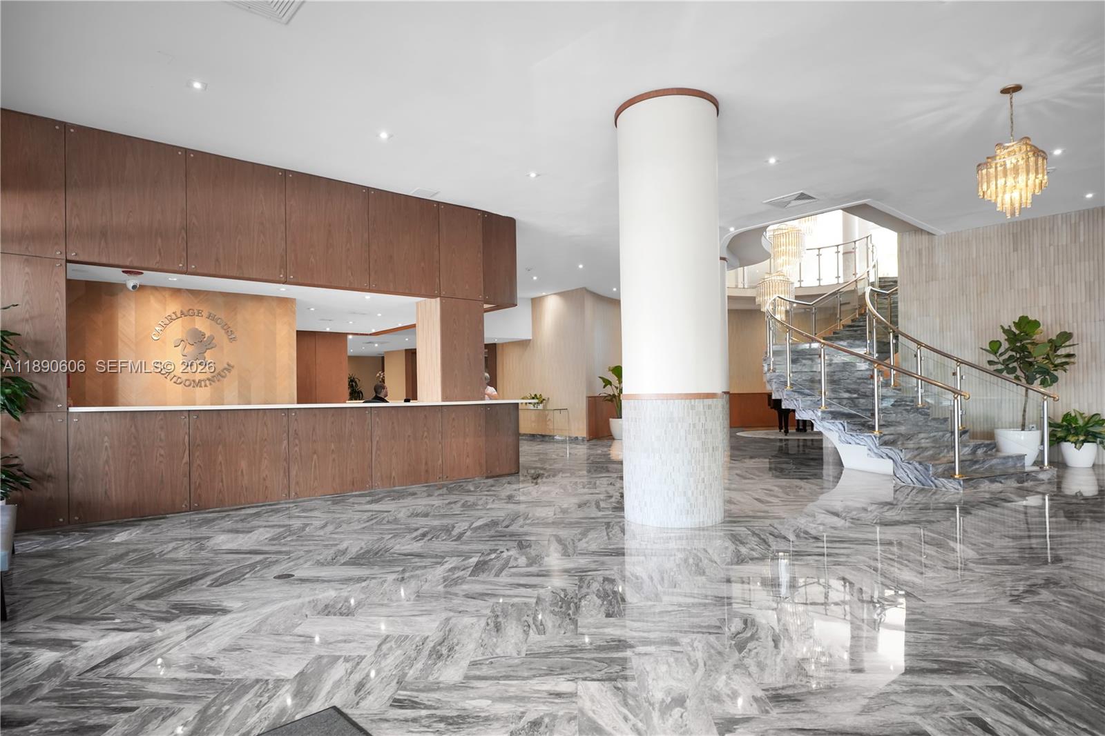 THE CARRIAGE HOUSE CONDO - Residential