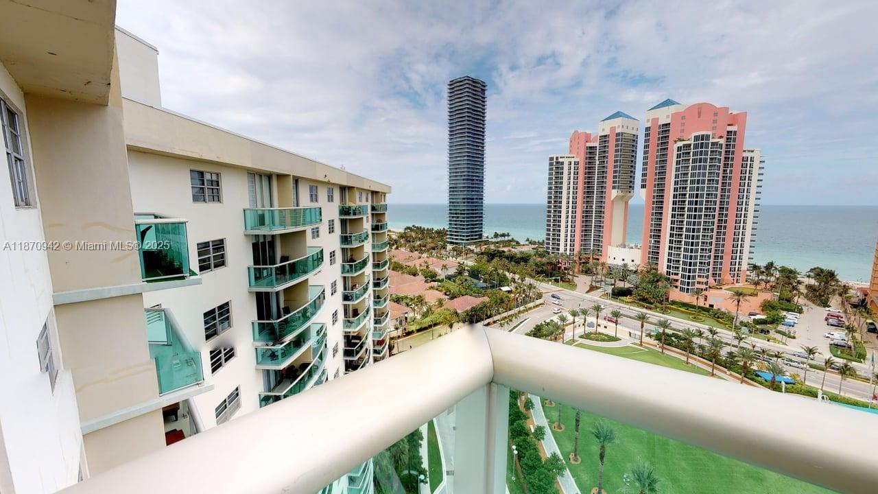 19370 Collins Ave PH-11