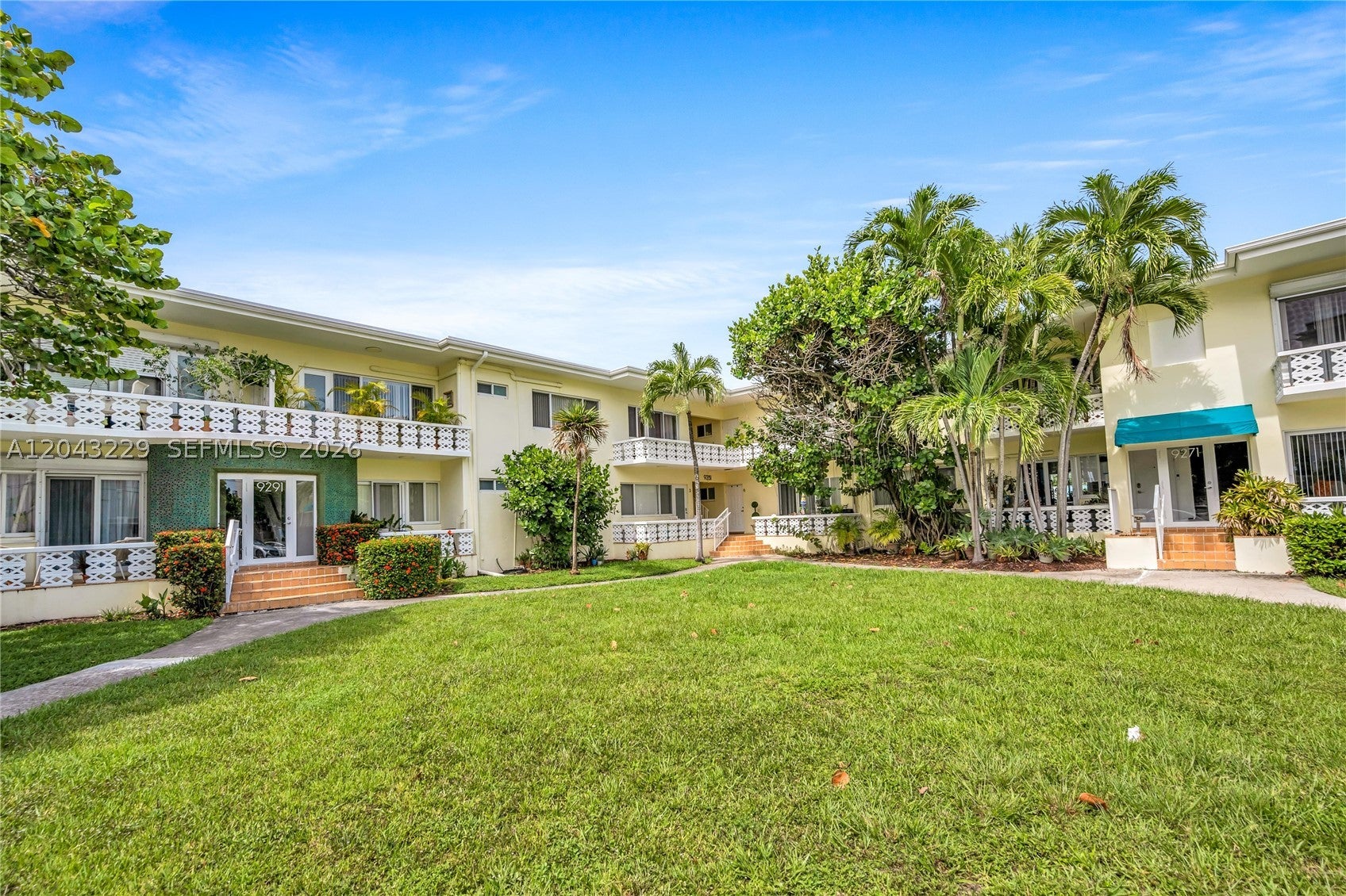 9281 W Bay Harbor Dr 15