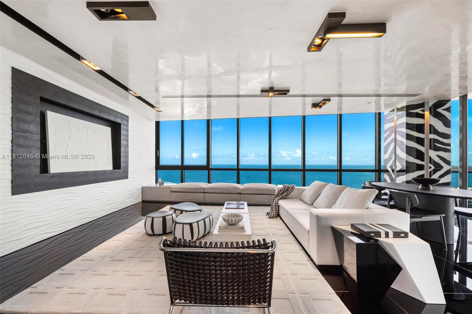 CONTINUUM ON SOUTH BEACH - Residential