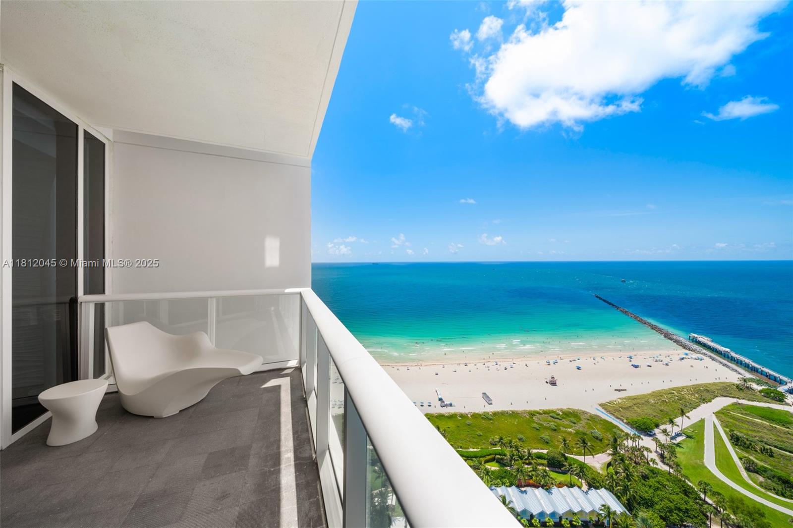 CONTINUUM ON SOUTH BEACH - Residential
