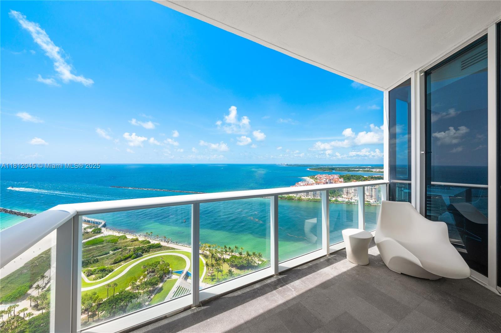 CONTINUUM ON SOUTH BEACH - Residential