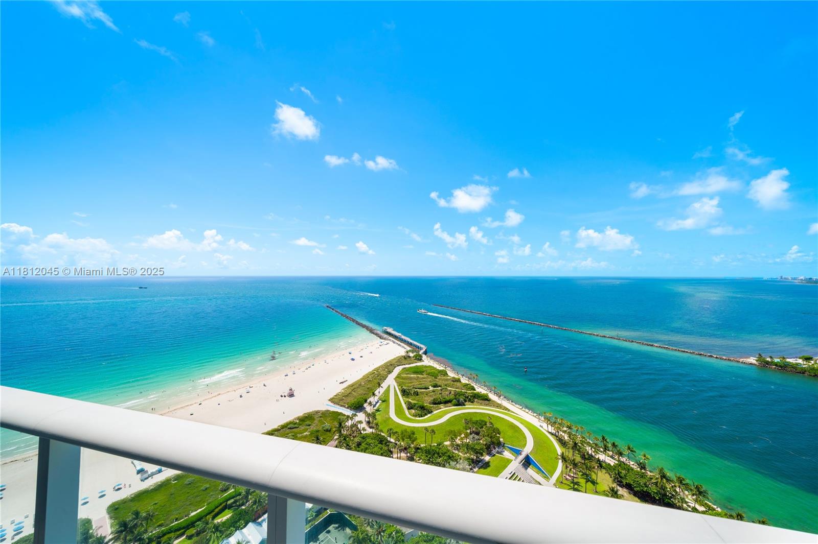 CONTINUUM ON SOUTH BEACH - Residential