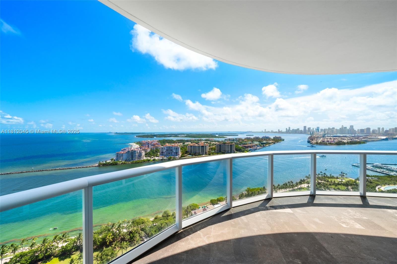 CONTINUUM ON SOUTH BEACH - Residential