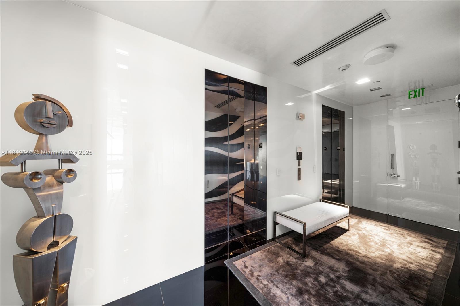 CONTINUUM ON SOUTH BEACH - Residential