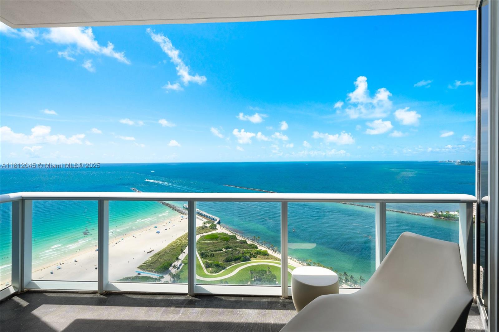 CONTINUUM ON SOUTH BEACH - Residential