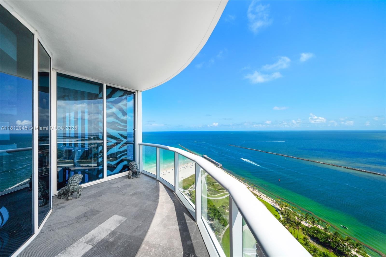 CONTINUUM ON SOUTH BEACH - Residential