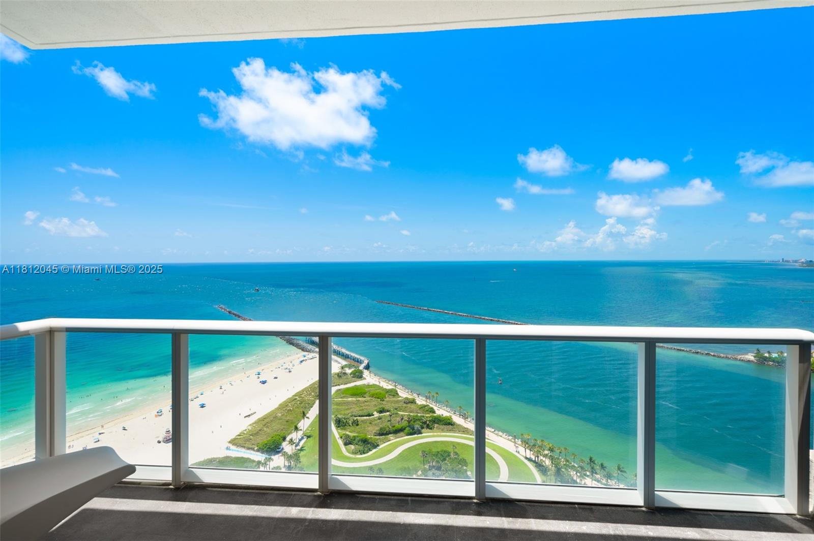 CONTINUUM ON SOUTH BEACH - Residential
