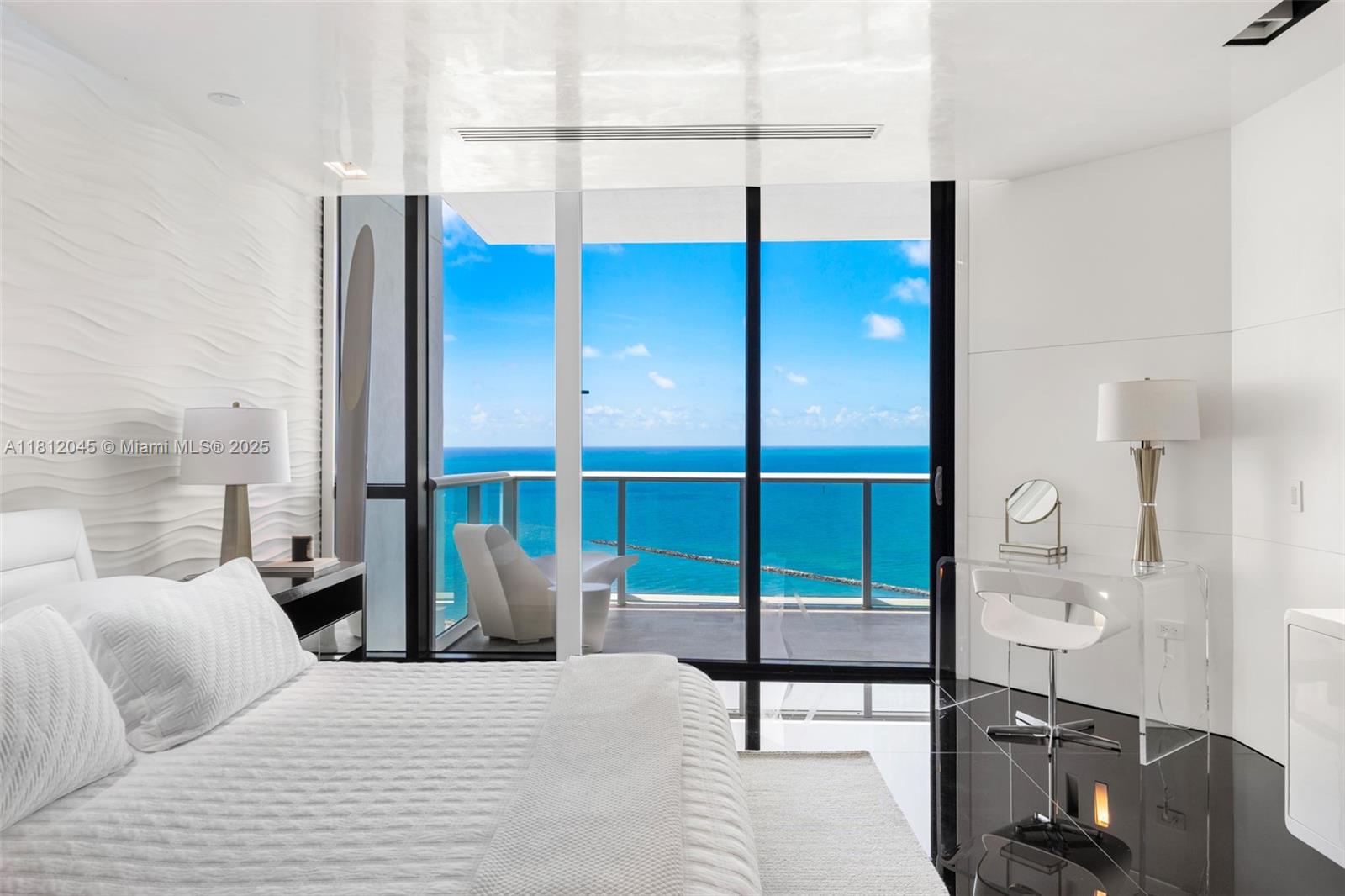CONTINUUM ON SOUTH BEACH - Residential