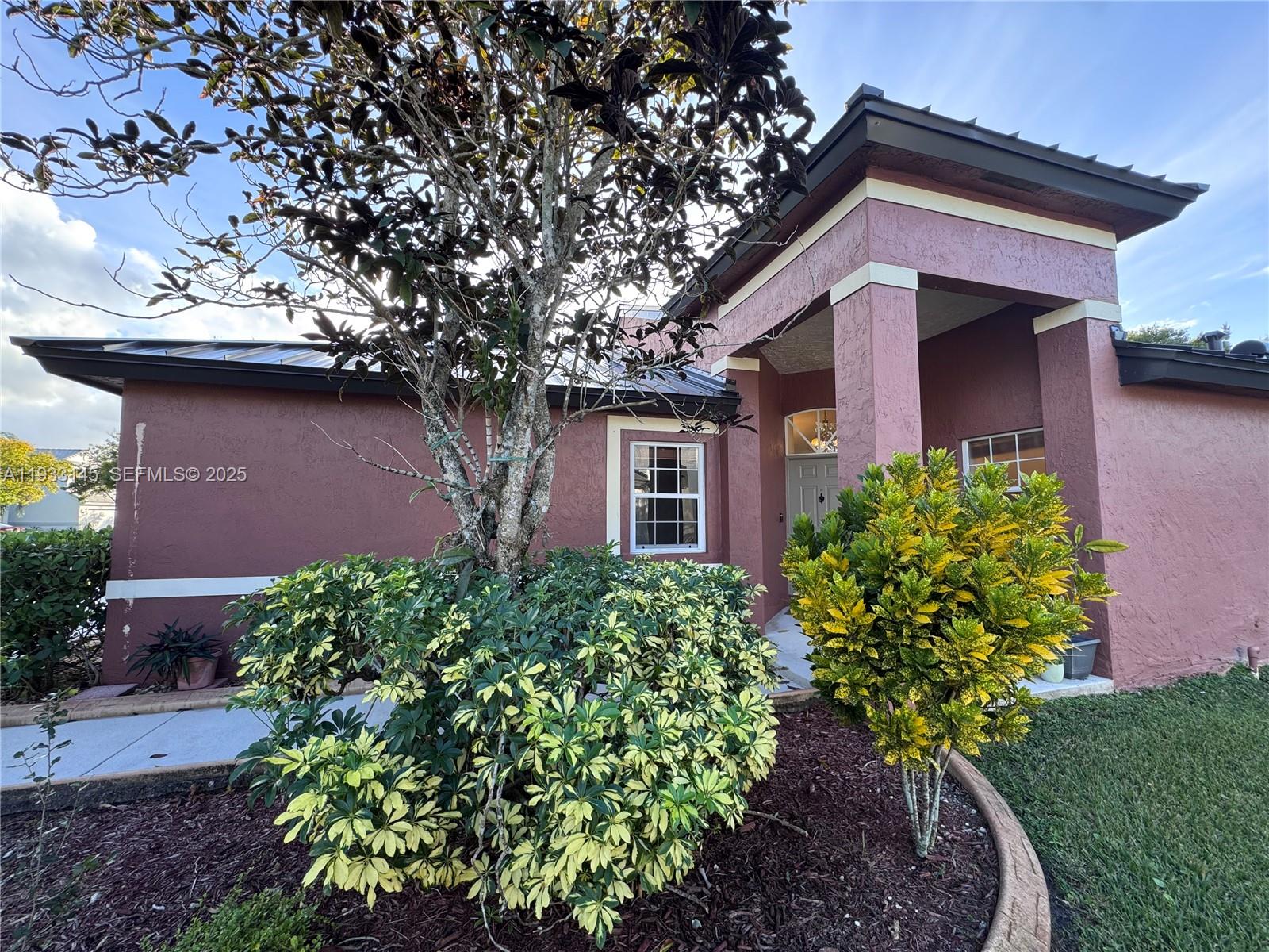 HEFTLER HOMES AT PEMBROKE - Residential