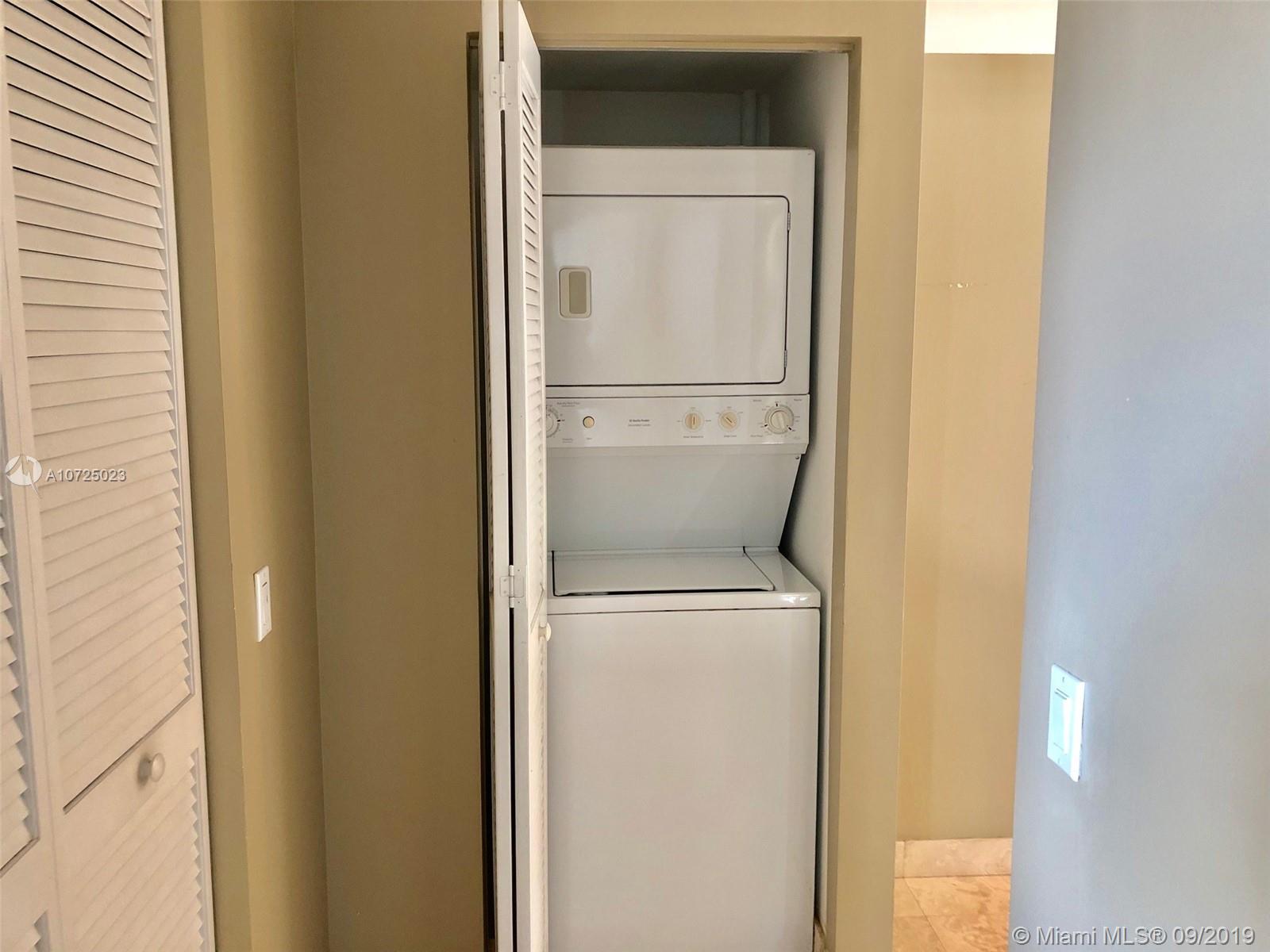 BRICKELL ON THE RIVER S T - Residential