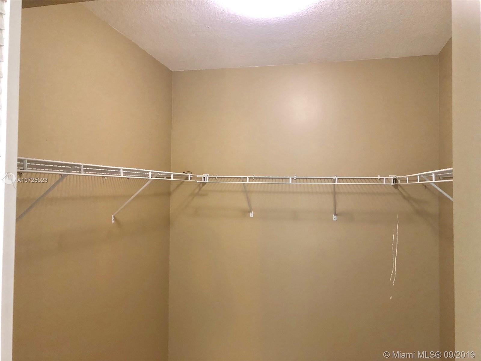 BRICKELL ON THE RIVER S T - Residential