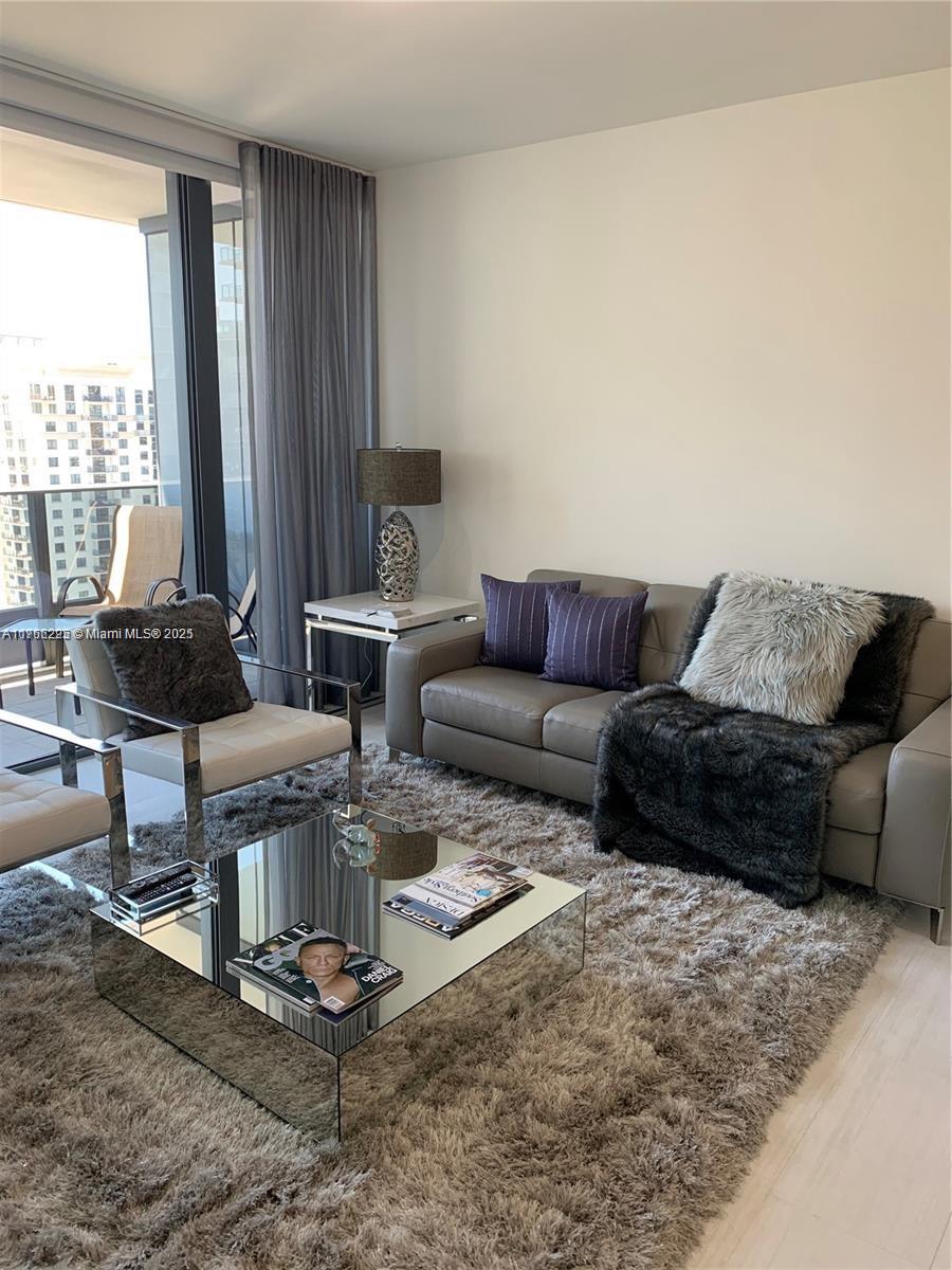 1000 Brickell Plz 3404