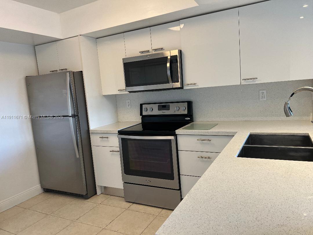 KENLAND WALK CONDO III - Residential Lease