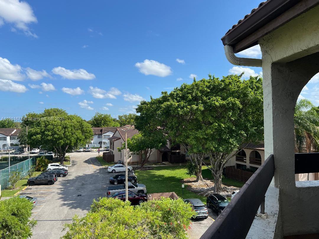 KENLAND WALK CONDO III - Residential Lease