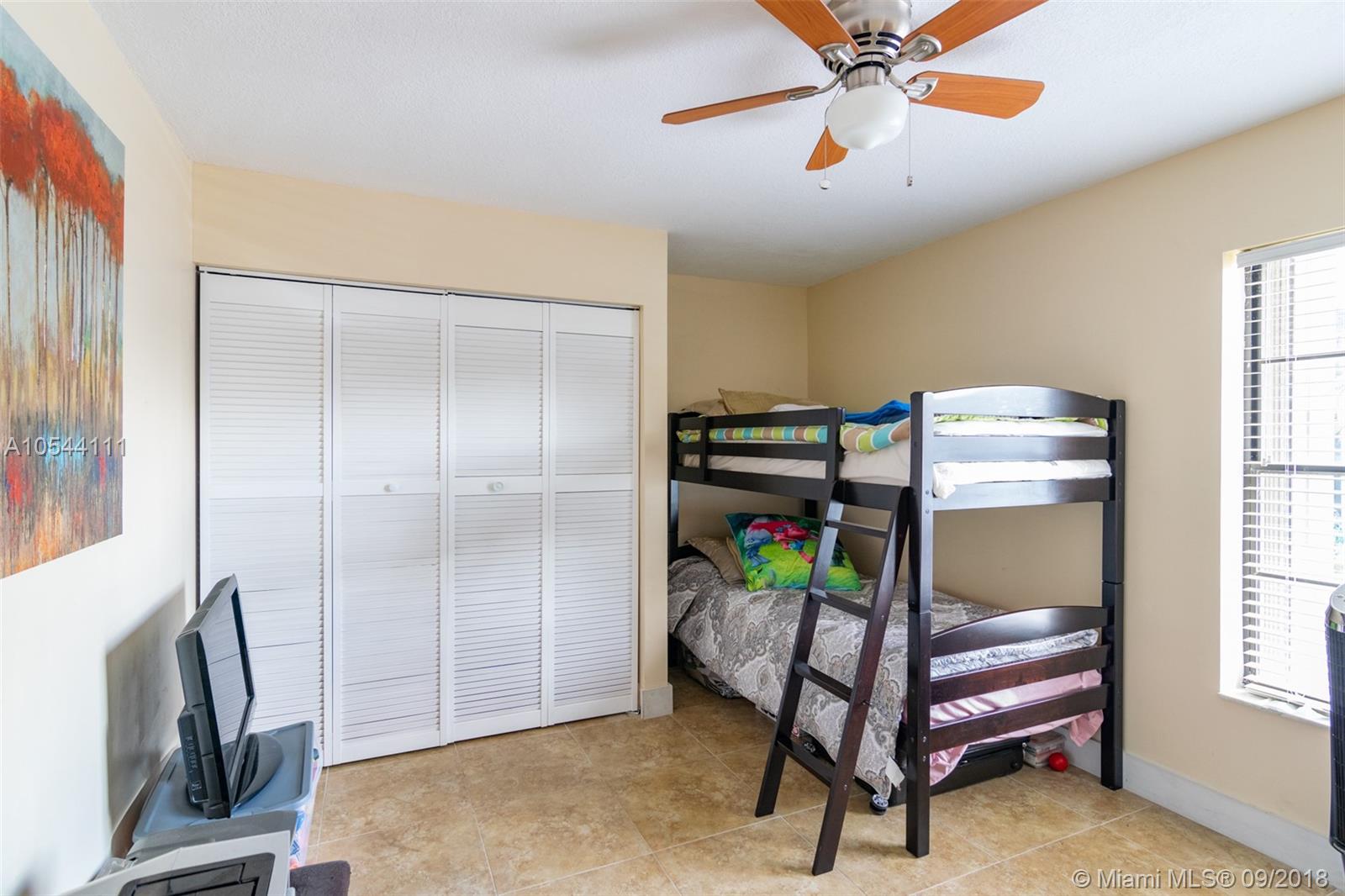 LKS OF MEADOW VILG HOMES - Residential