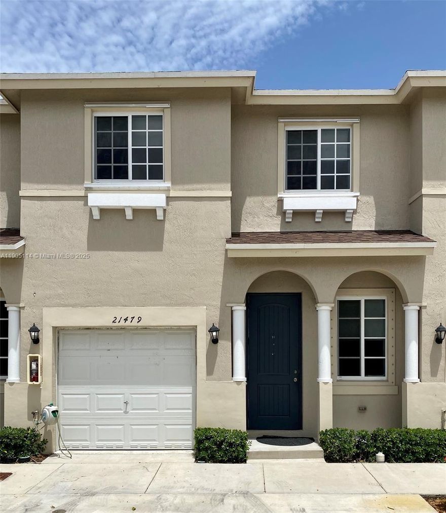 Renovated 3 bedroom, 2.5 bathroom, features a 1 car garage, spacious open floor plan. Washer and dryer closet located on the second floor, plenty of storage, walk-in closet, separate shower and soaking tub in the master bedroom.