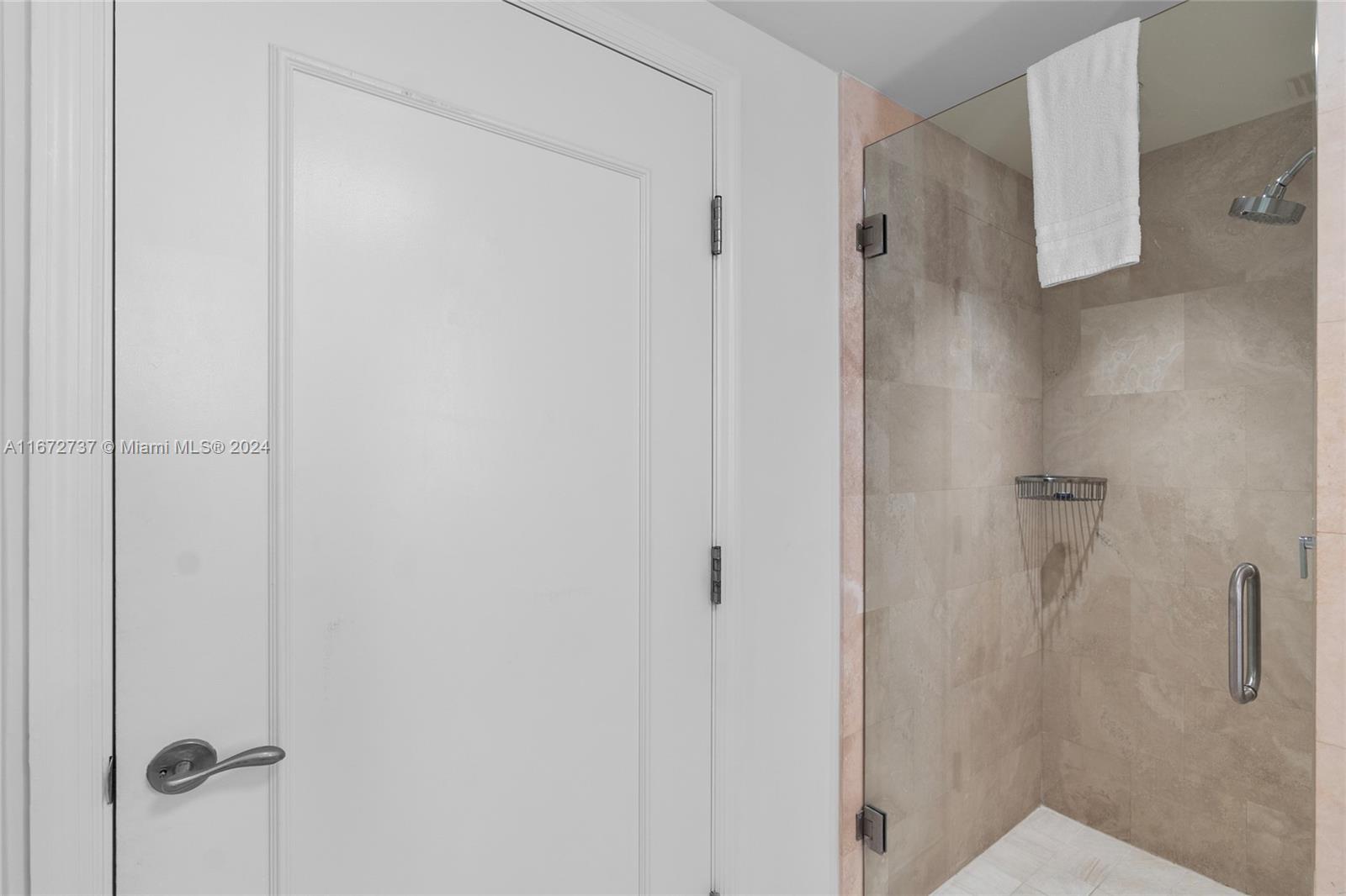 Fontainebleau II Tresor - Residential