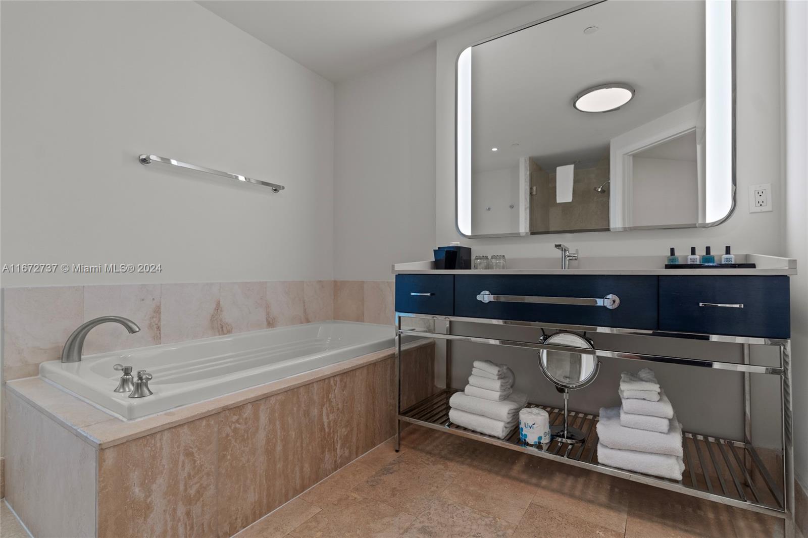 Fontainebleau II Tresor - Residential