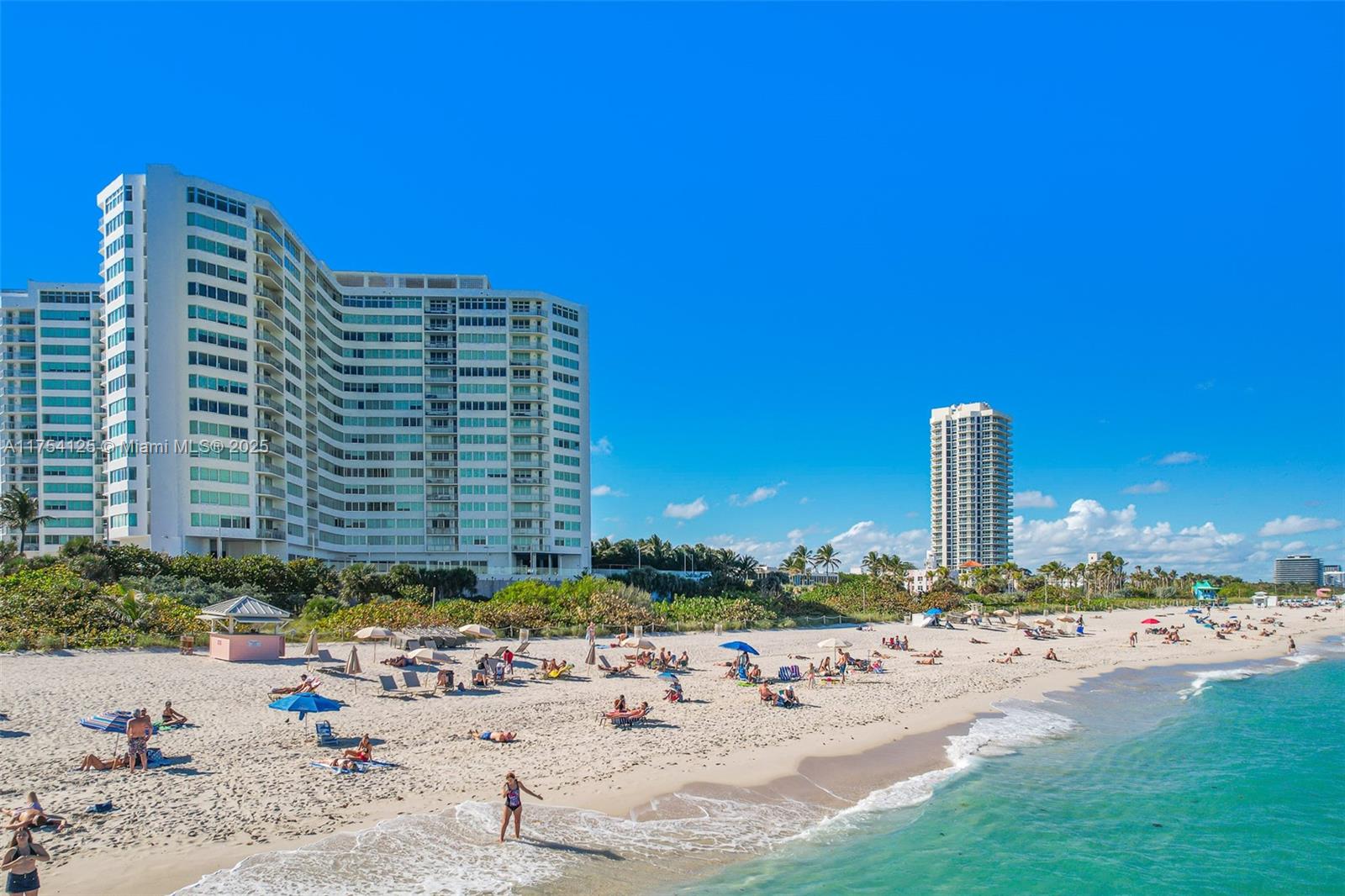 Property for Sale at 7135 Collins Ave 1424, Miami Beach, Miami-Dade County, Florida - Bedrooms: 1 
Bathrooms: 2  - $489,000