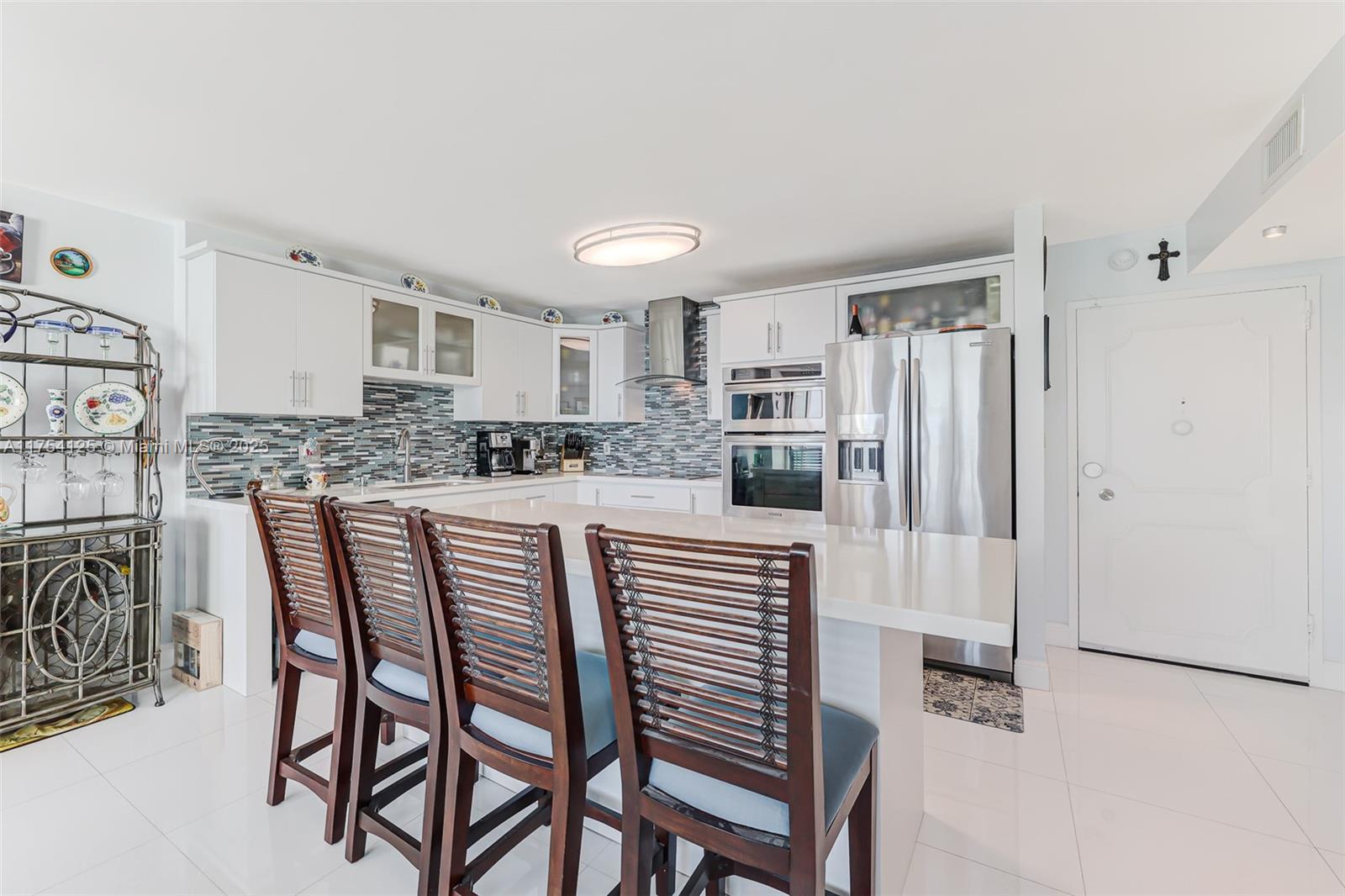 BURLEIGH HOUSE CONDO - Residential
