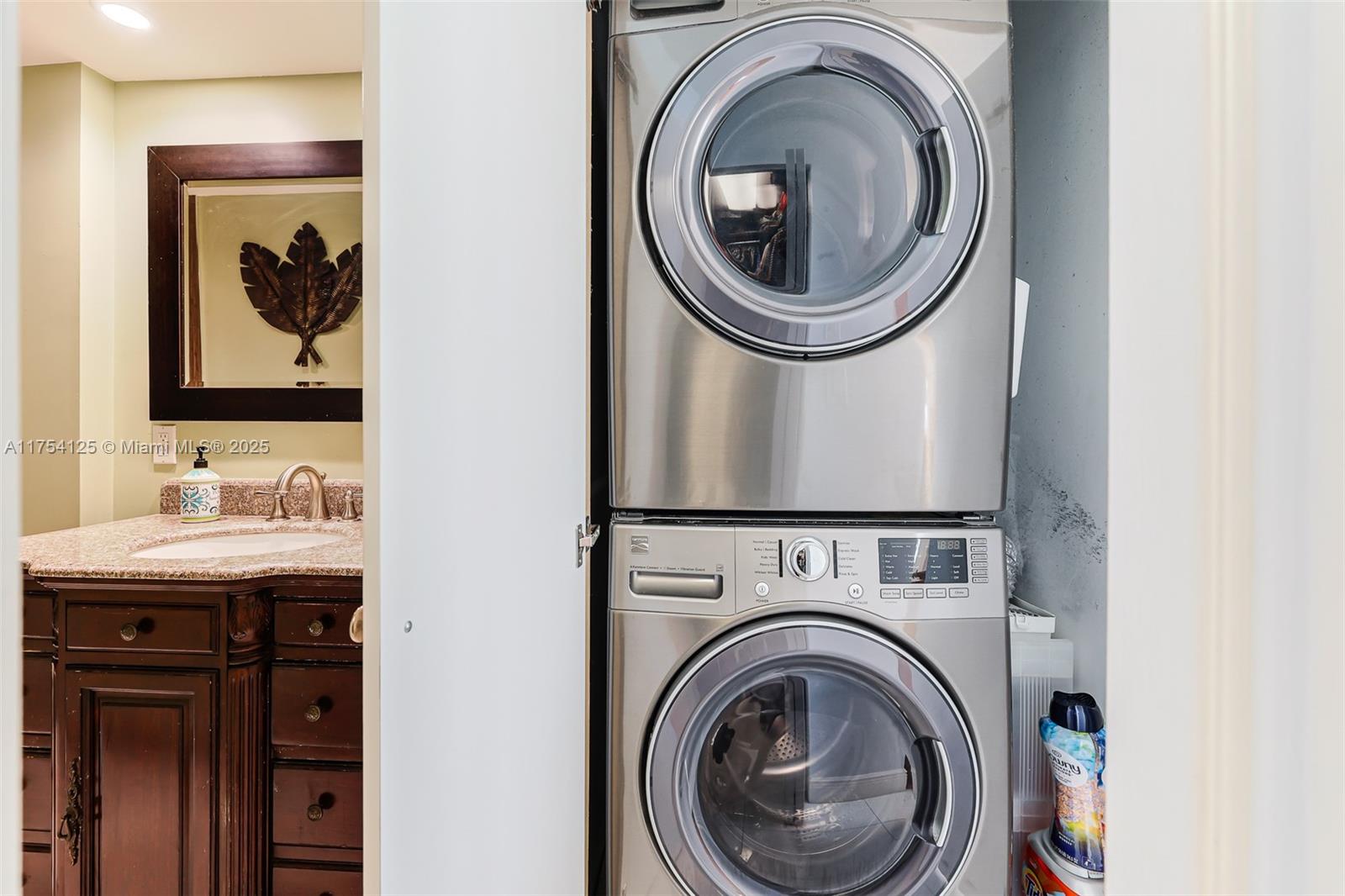 BURLEIGH HOUSE CONDO - Residential
