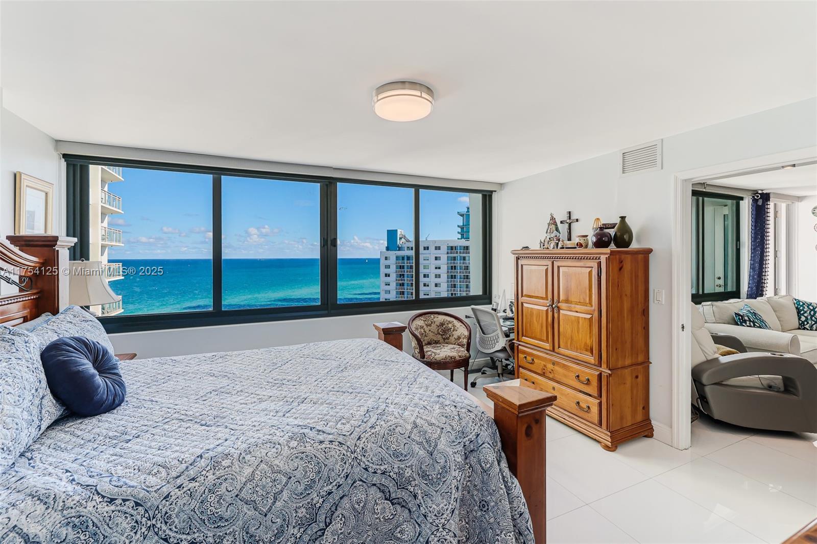BURLEIGH HOUSE CONDO - Residential