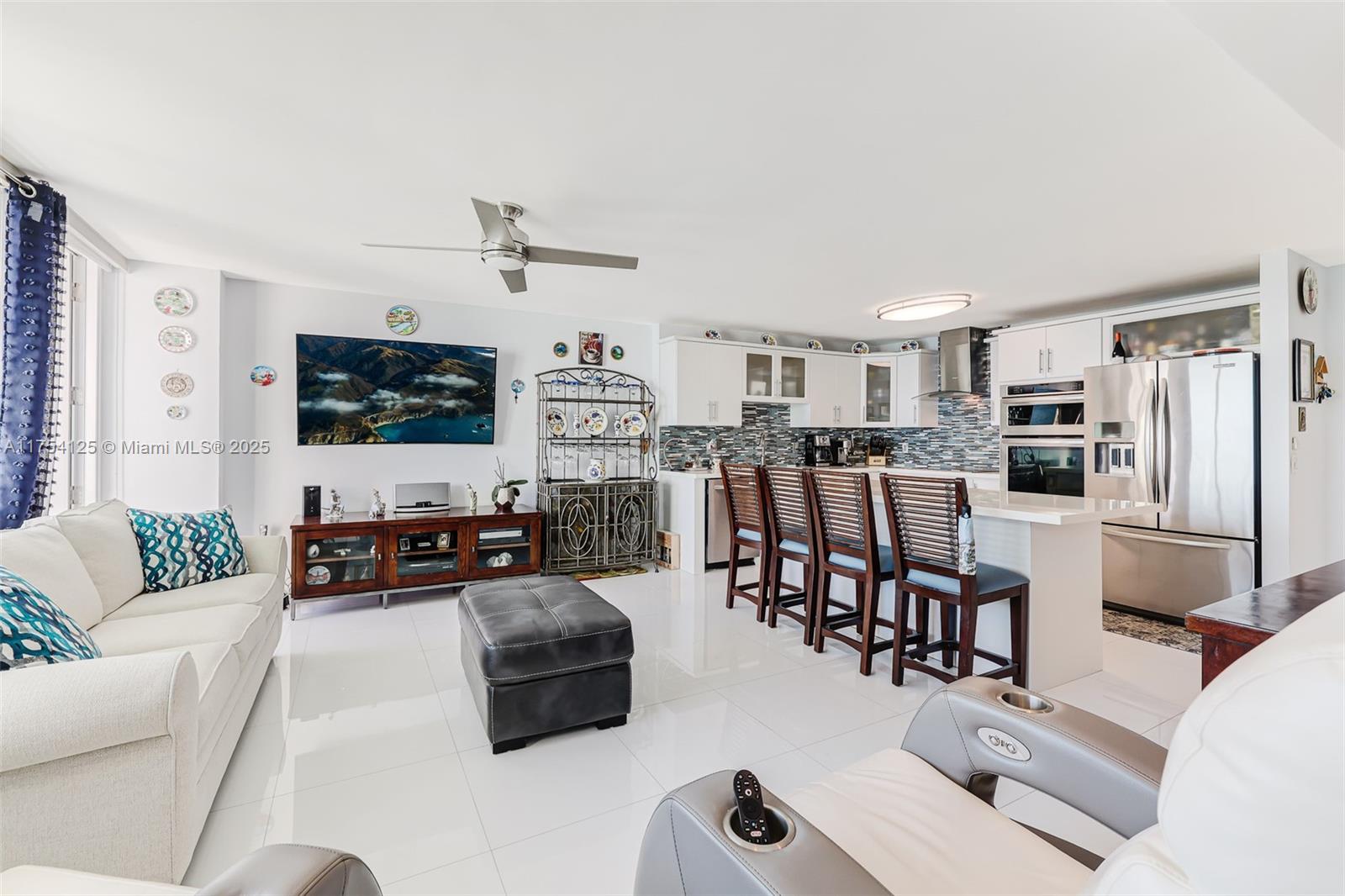 BURLEIGH HOUSE CONDO - Residential