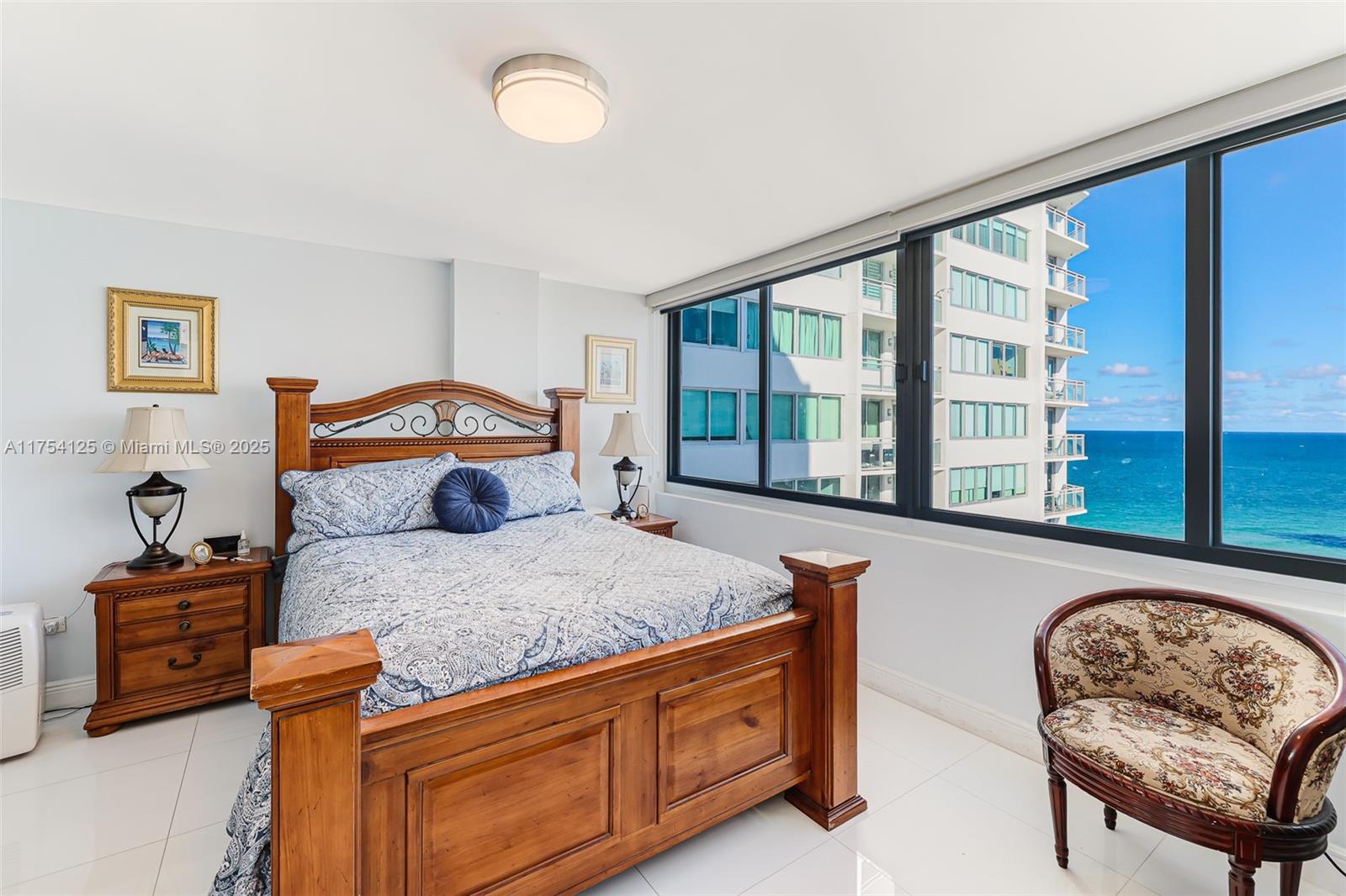BURLEIGH HOUSE CONDO - Residential