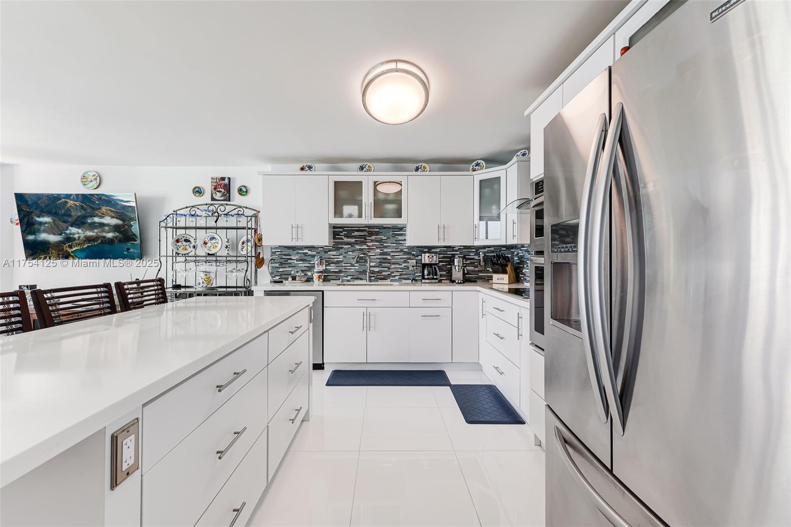 BURLEIGH HOUSE CONDO - Residential