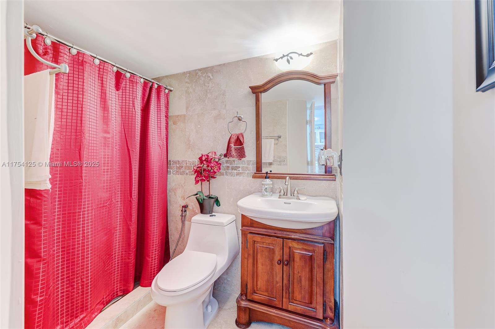 BURLEIGH HOUSE CONDO - Residential