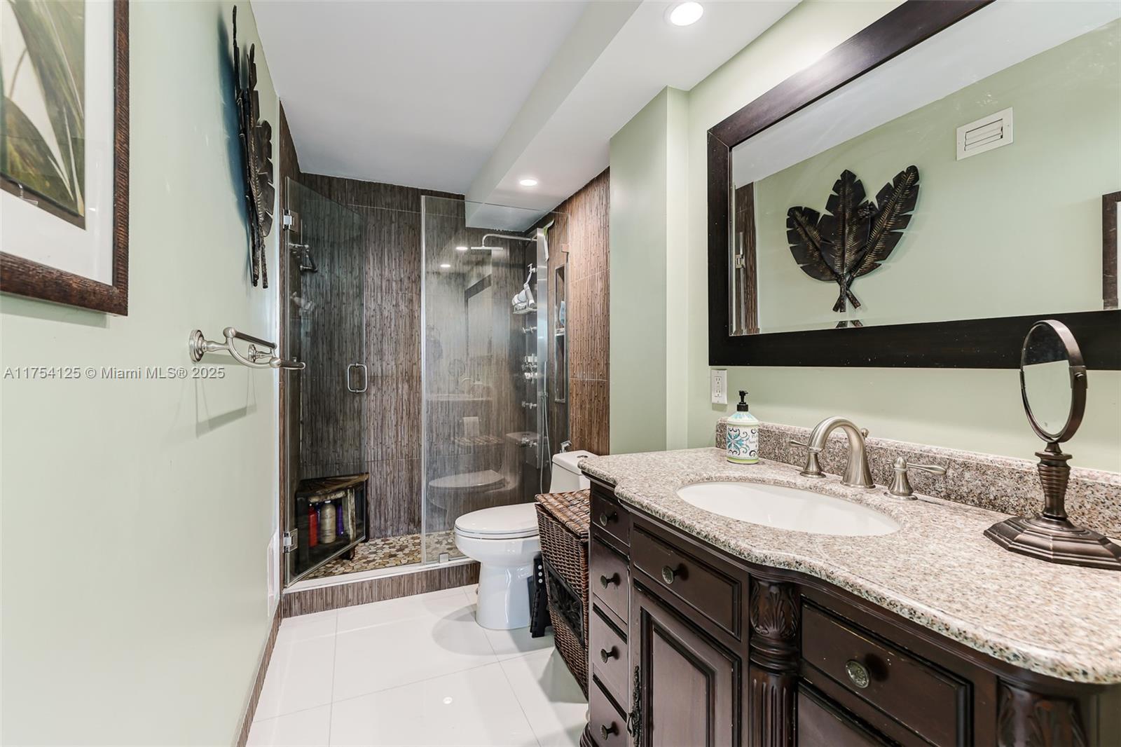 BURLEIGH HOUSE CONDO - Residential
