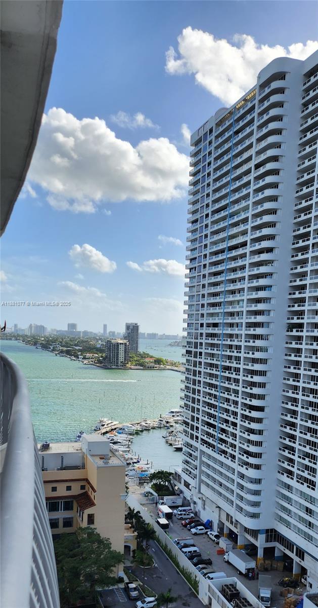 1750 N Bayshore Dr 2010
