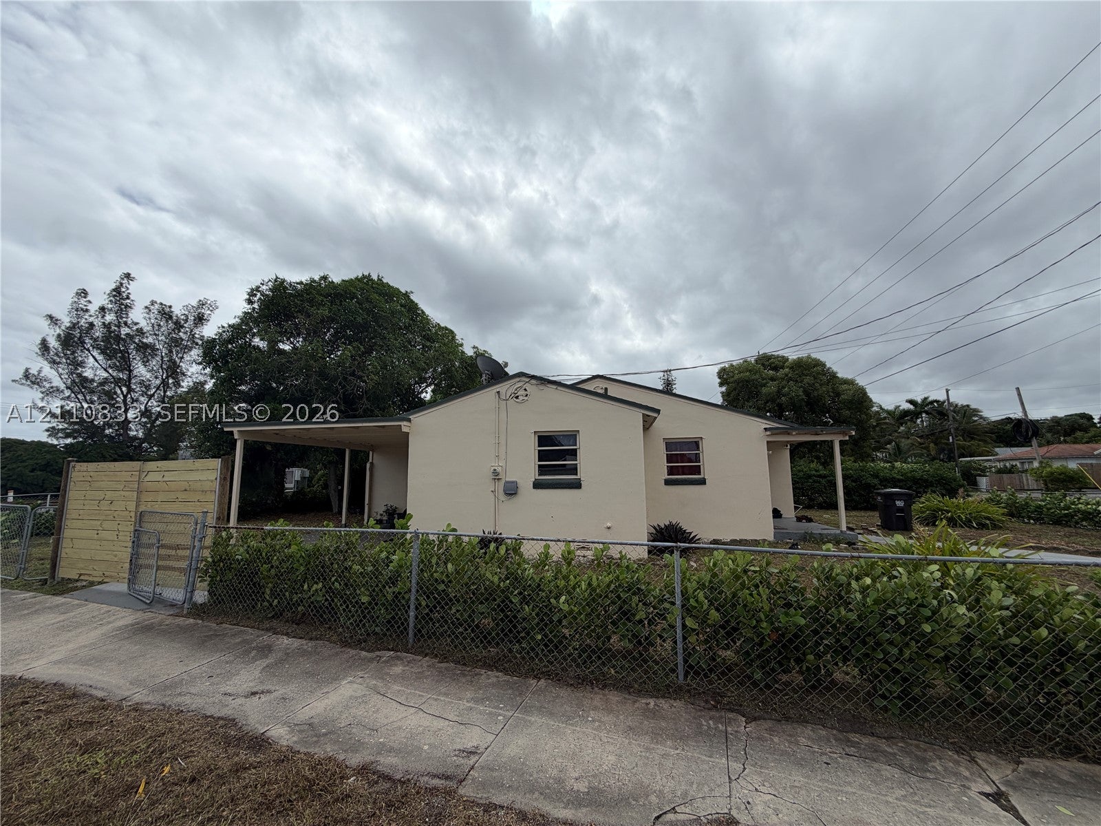 3616 Greenwood Ave 3616