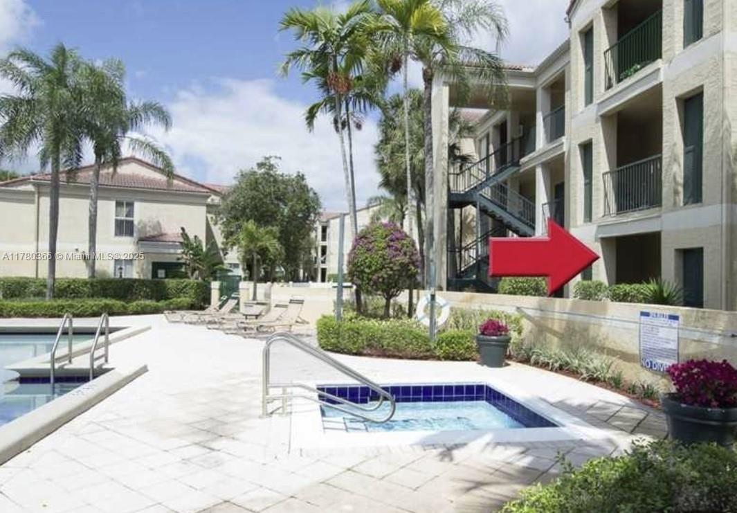 SAVANNAH AT RIVERSIDE CON - Residential